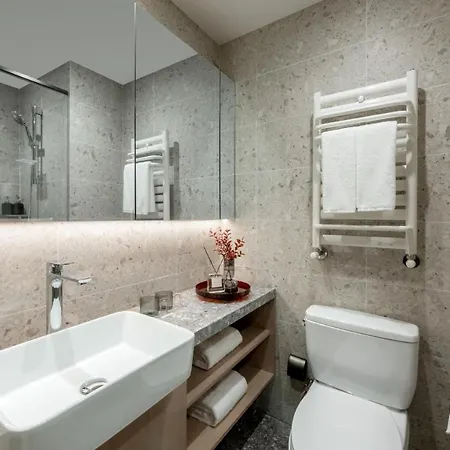 Base-Beijing Sanlitun Serviced Apartment-Close To Forbidden City, Tian'Anmen Square &Bike Rental &Subway Line 2&3&17 &Free Coffee &Washing Machine, Kitchen &English Speaking &High Speed Free Wifi &Robot Exterior photo