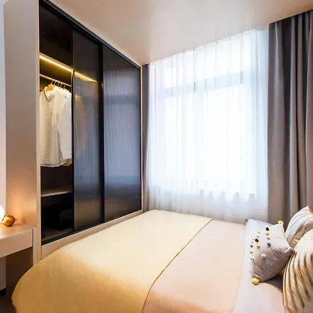 Base-Beijing Sanlitun Serviced Apartment-Close To Forbidden City, Tian'Anmen Square &Bike Rental &Subway Line 2&3&17 &Free Coffee &Washing Machine, Kitchen &English Speaking &High Speed Free Wifi &Robot Exterior photo