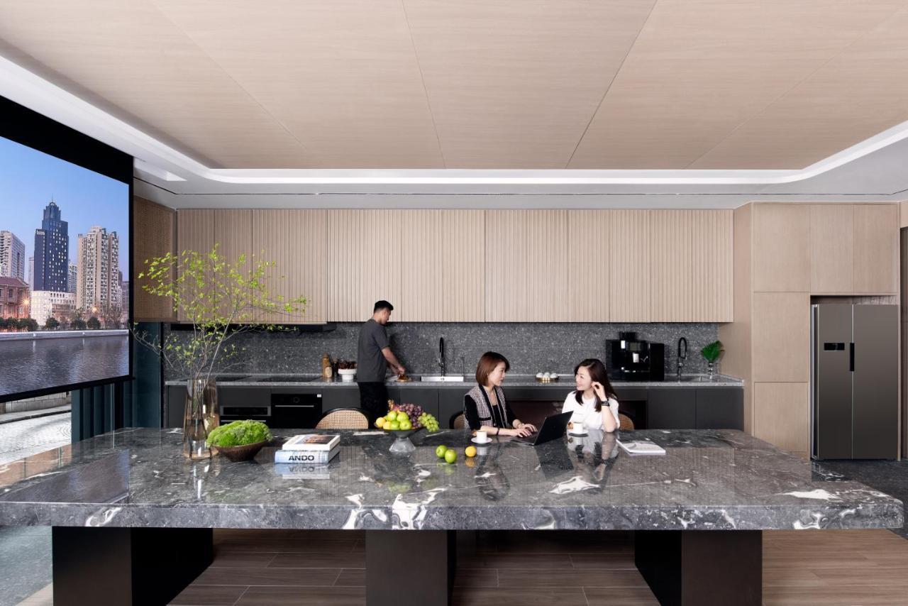 Base-beijing Sanlitun Serviced Apartment-close To Forbidden City, Tian'anmen Square &bike &subway Line 2&3&17 &free Coffee &washing Machine, Kitchen &english Speaking &high Speed Free Wifi &robot Apartment *