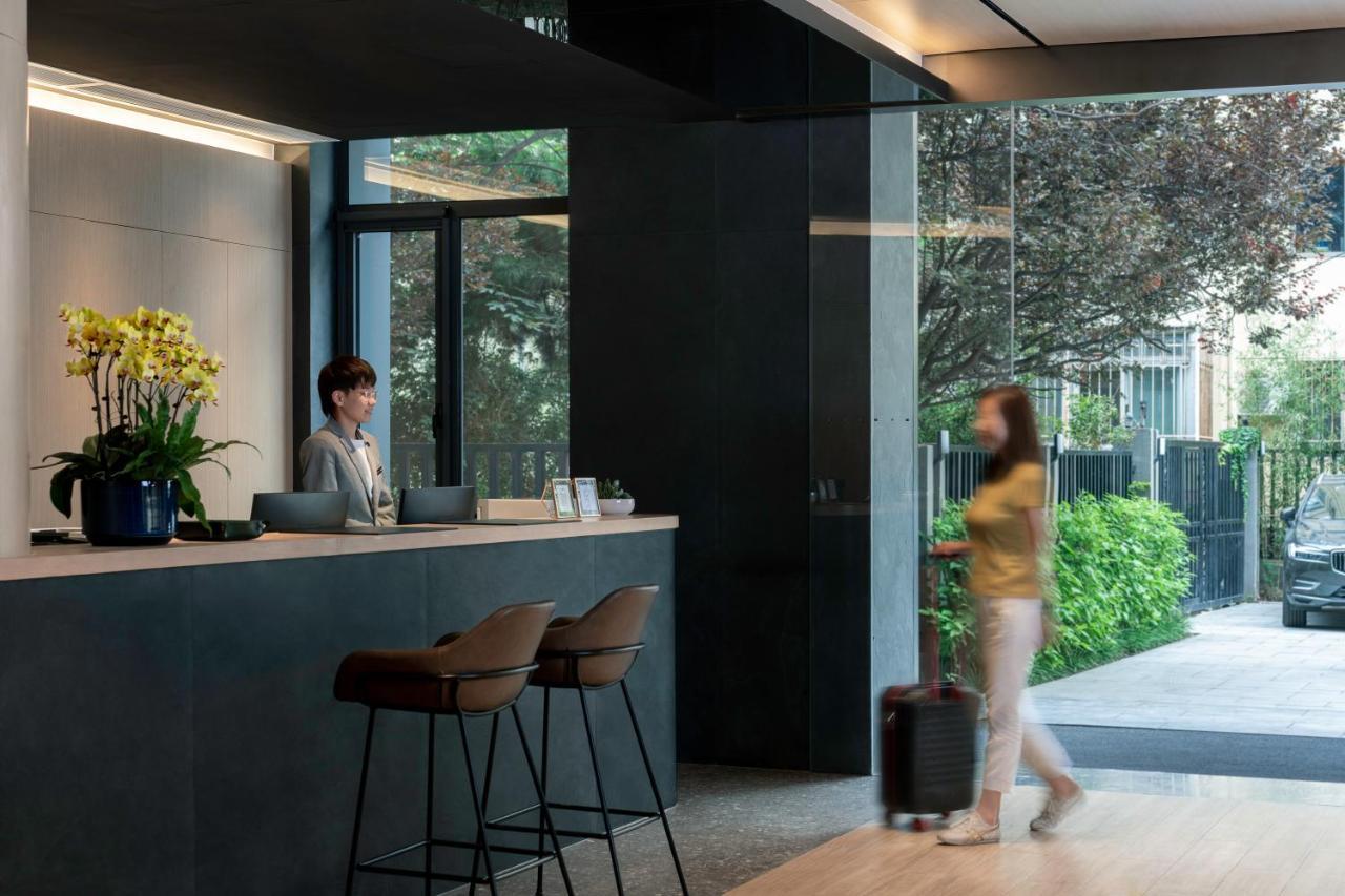 Base-beijing Sanlitun Serviced Apartment-close To Forbidden City, Tian'anmen Square &bike &subway Line 2&3&17 &free Coffee &washing Machine, Kitchen &english Speaking &high Speed Free Wifi &robot ปักกิ่ง