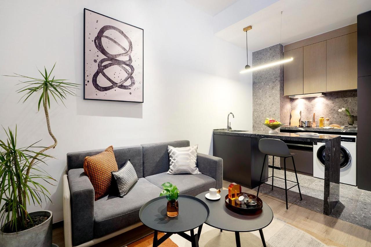 Base-beijing Sanlitun Serviced Apartment-close To Forbidden City, Tian'anmen Square &bike &subway Line 2&3&17 &free Coffee &washing Machine, Kitchen &english Speaking &high Speed Free Wifi &robot Apartment