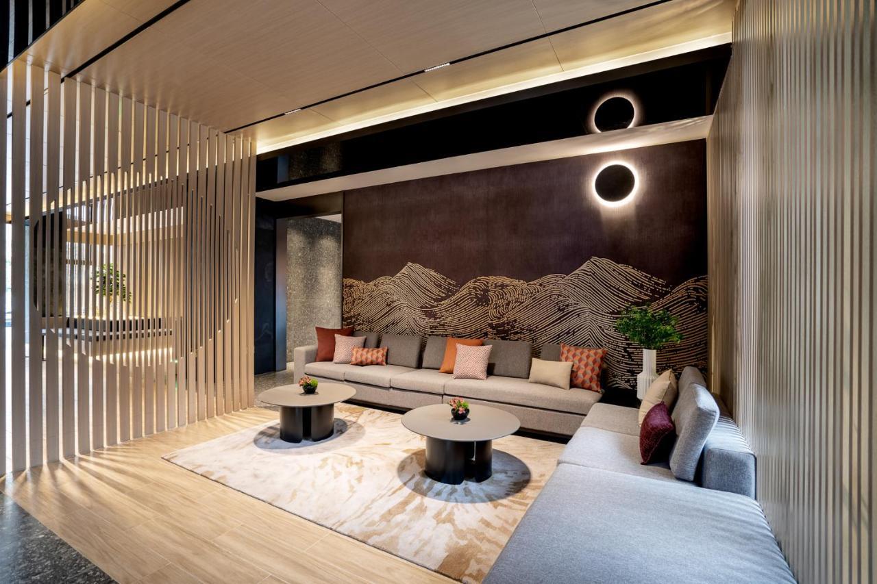 Base-beijing Sanlitun Serviced Apartment-close To Forbidden City, Tian'anmen Square &bike &subway Line 2&3&17 &free Coffee &washing Machine, Kitchen &english Speaking &high Speed Free Wifi &robot *