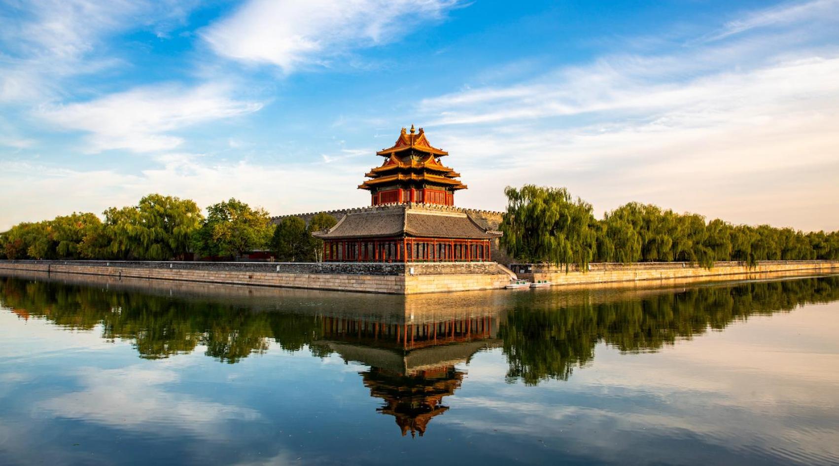 Base-beijing Sanlitun Serviced Apartment-close To Forbidden City, Tian'anmen Square &bike &subway Line 2&3&17 &free Coffee &washing Machine, Kitchen &english Speaking &high Speed Free Wifi &robot