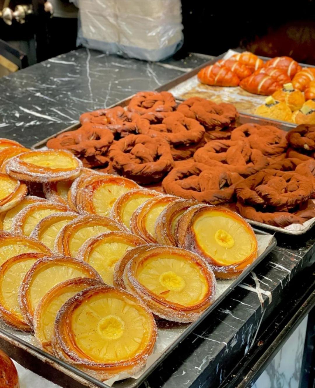 Base-beijing Sanlitun Serviced Apartment-close To Forbidden City, Tian'anmen Square &bike &subway Line 2&3&17 &free Coffee &washing Machine, Kitchen &english Speaking &high Speed Free Wifi &robot Apartment