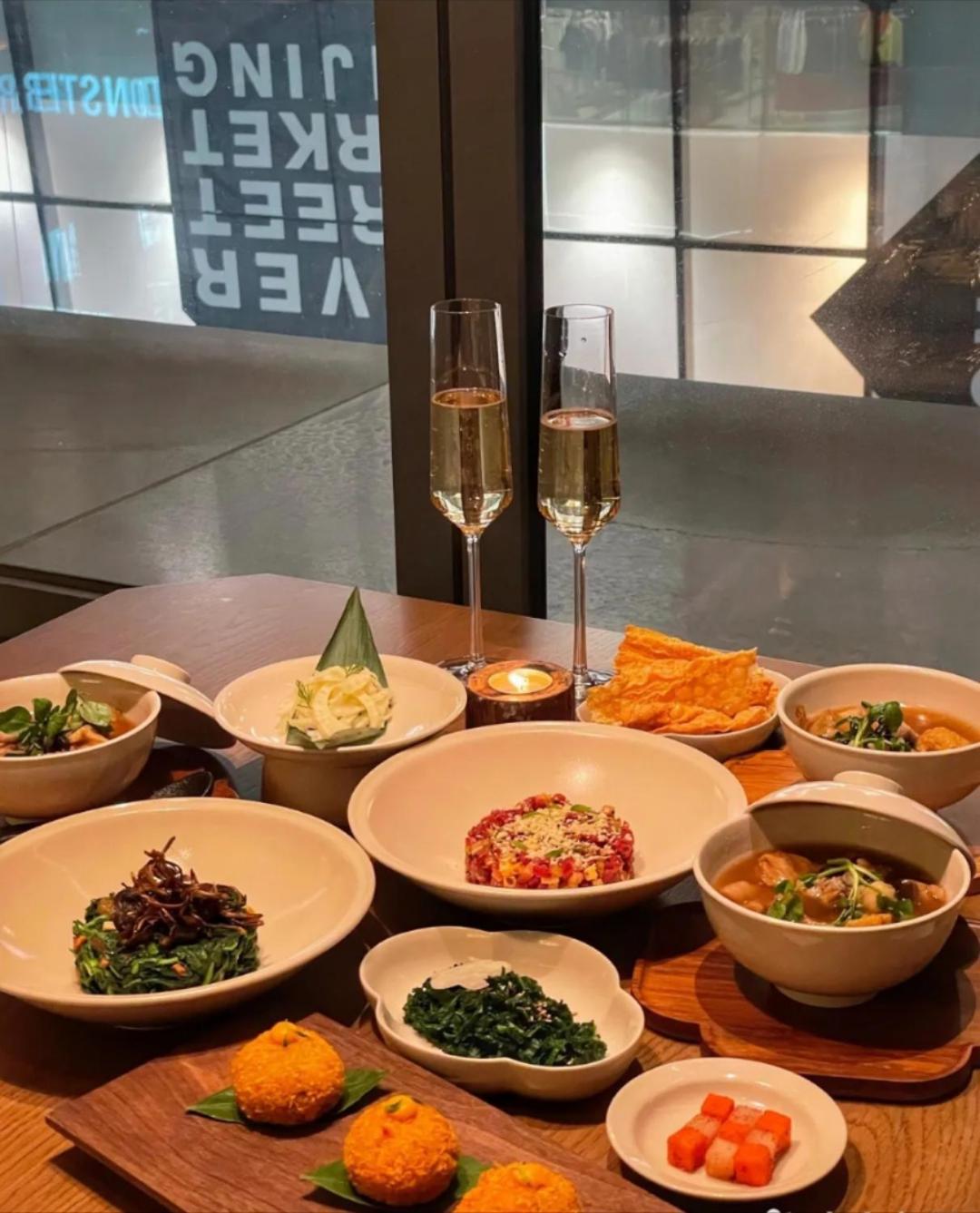 Apartment Base-beijing Sanlitun Serviced Apartment-close To Forbidden City, Tian'anmen Square &bike &subway Line 2&3&17 &free Coffee &washing Machine, Kitchen &english Speaking &high Speed Free Wifi &robot *