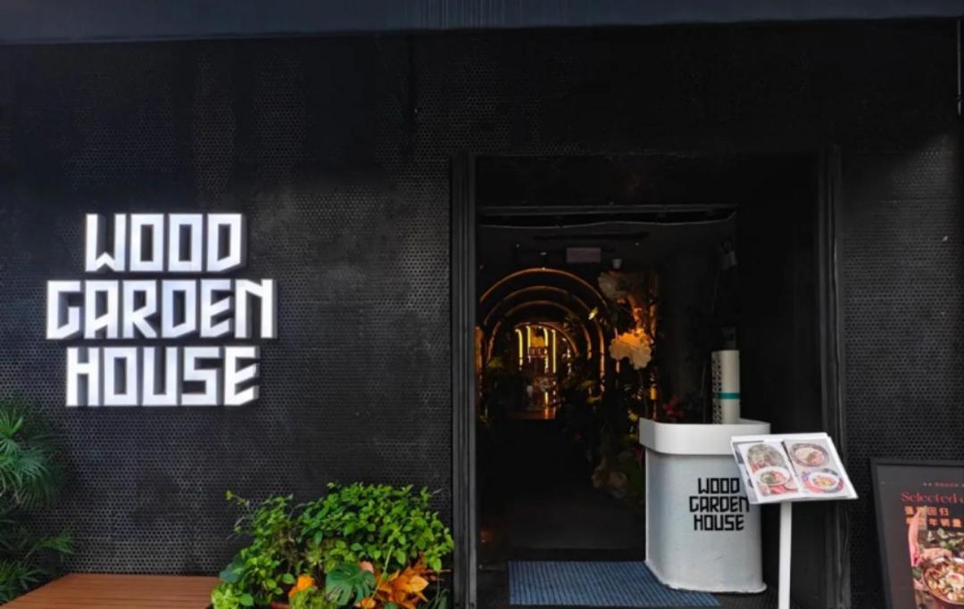 Base-beijing Sanlitun Serviced Apartment-close To Forbidden City, Tian'anmen Square &bike &subway Line 2&3&17 &free Coffee &washing Machine, Kitchen &english Speaking &high Speed Free Wifi &robot Apartment