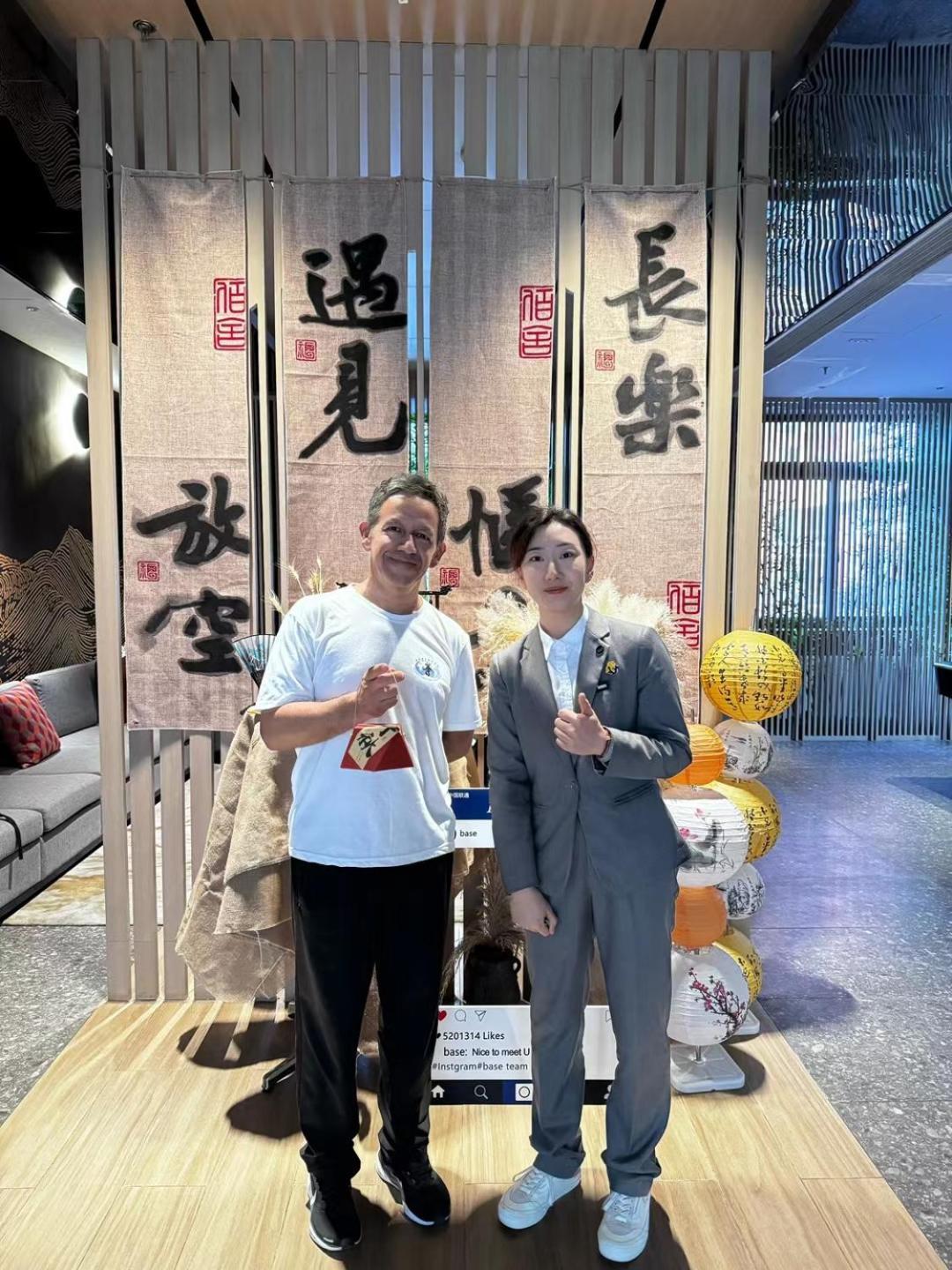 Base-beijing Sanlitun Serviced Apartment-close To Forbidden City, Tian'anmen Square &bike &subway Line 2&3&17 &free Coffee &washing Machine, Kitchen &english Speaking &high Speed Free Wifi &robot Apartment Beijing