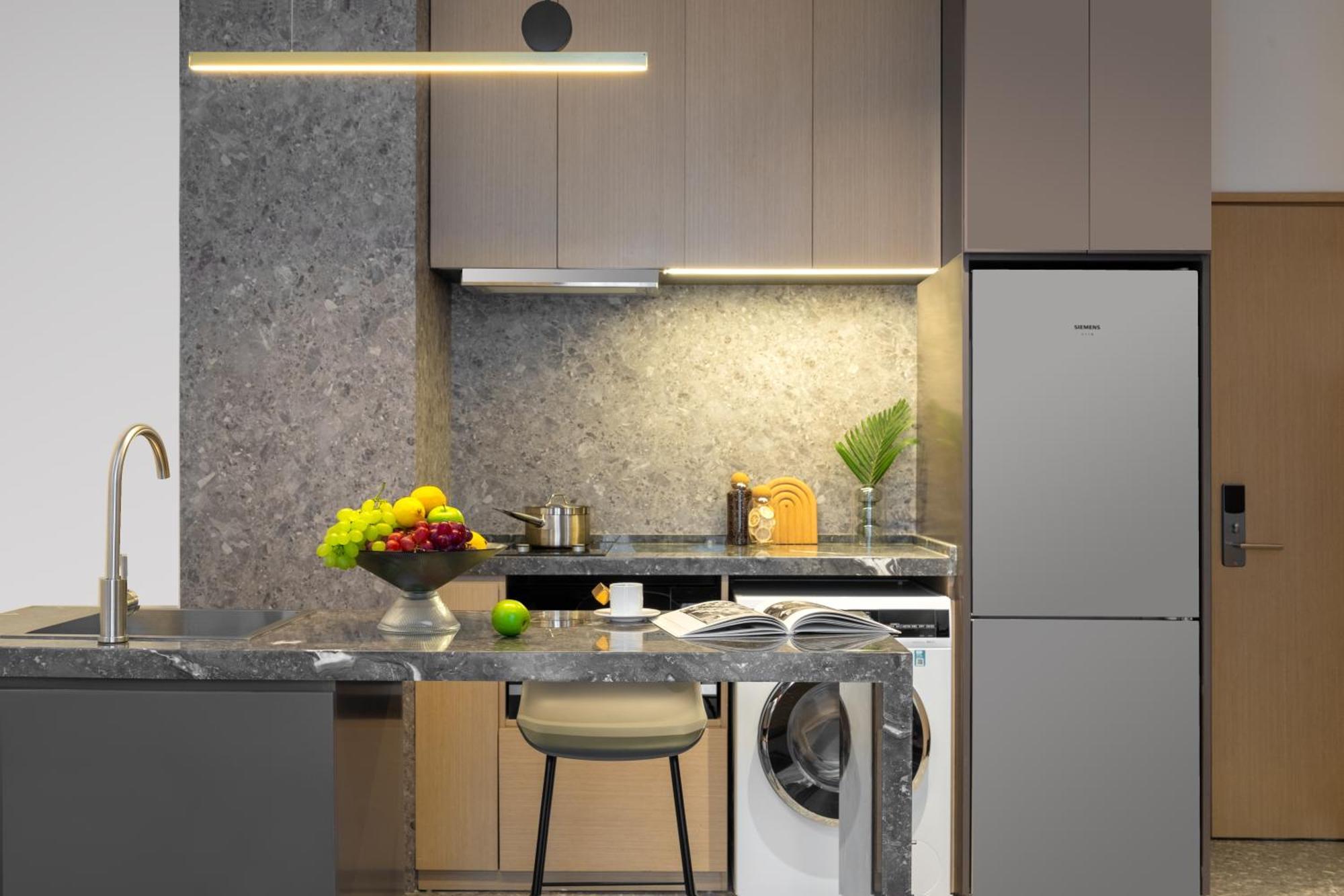 Apartment Base-beijing Sanlitun Serviced Apartment-close To Forbidden City, Tian'anmen Square &bike &subway Line 2&3&17 &free Coffee &washing Machine, Kitchen &english Speaking &high Speed Free Wifi &robot *